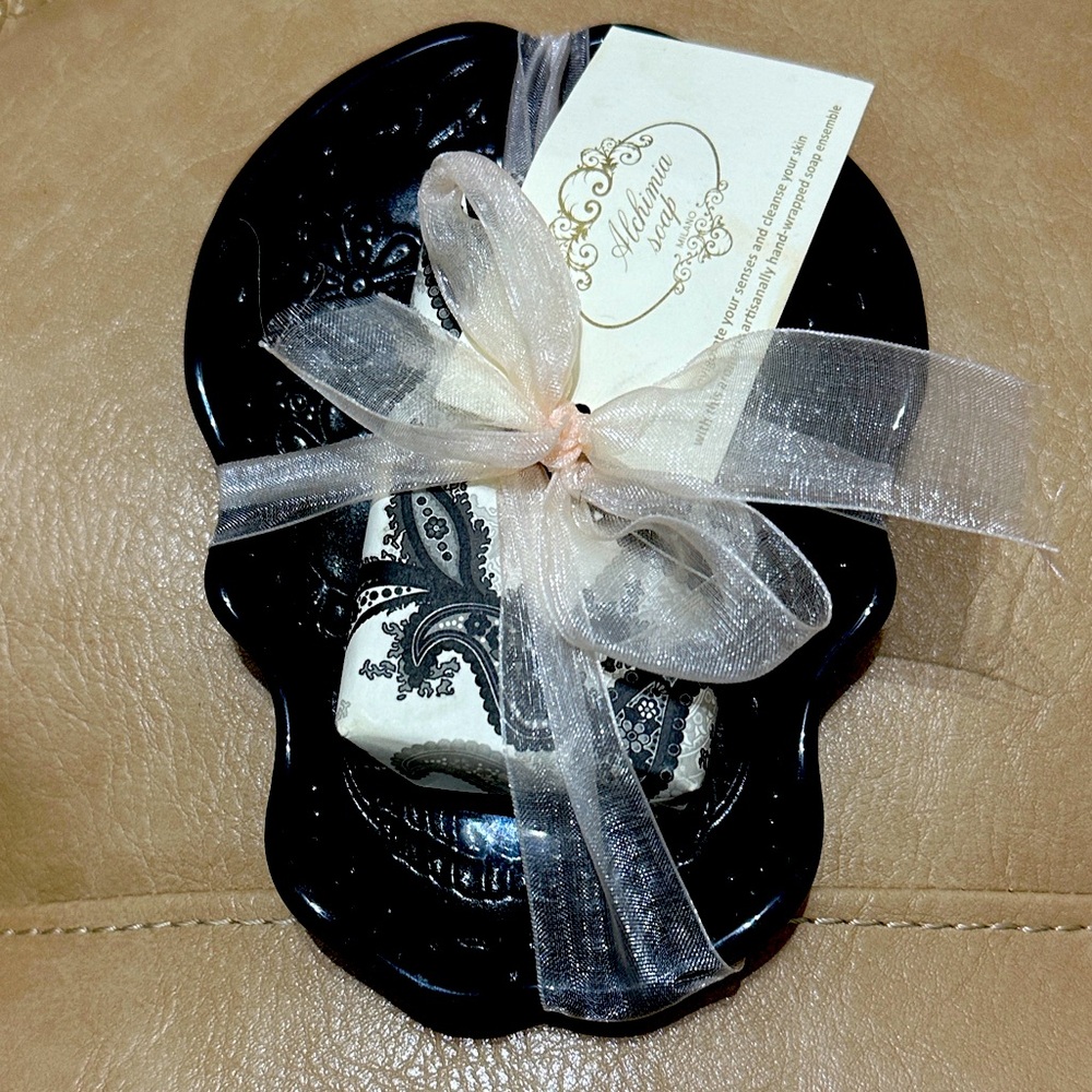 Black skull soap dish with soap